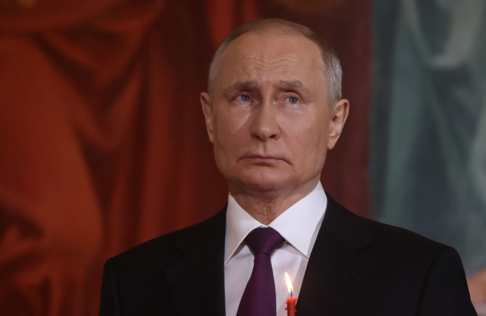 Vladimir Poutine menace de frapper les installations militaires britanniques en Ukraine