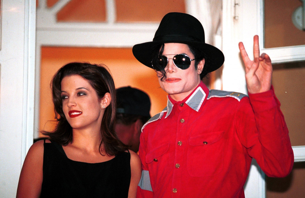 Lisa Marie Presley affirme que Michael Jackson était "encore vierge" lorsqu'ils se sont rencontrés