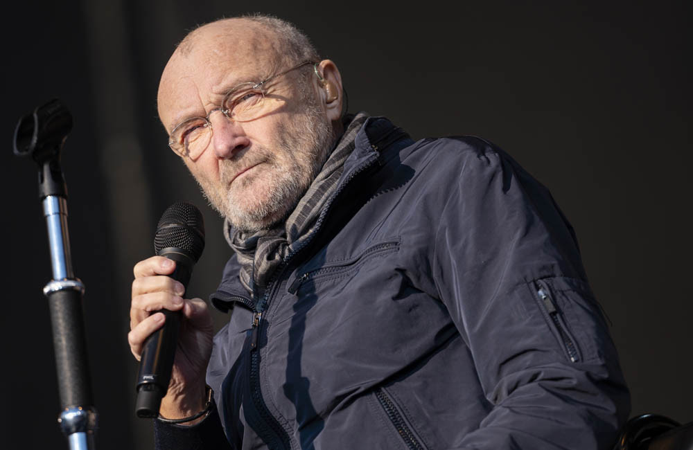 Phil Collins continue de lutter contre un problème de santé qui l'empêche de jouer de la batterie : “C'est un choc…”