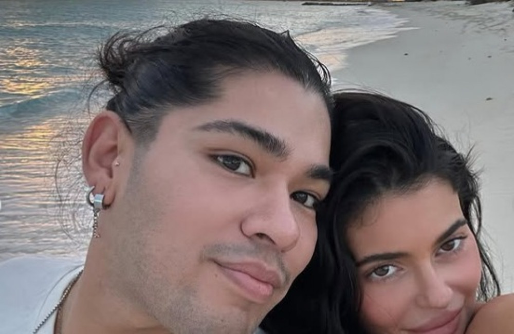 Kylie Jenner bouleversée par la mort de son ami et coiffeur Jesus Guerrero : “Comment continuer sans toi…”