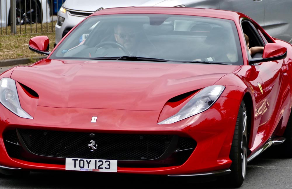 La première voiture au monde à rouler à l'envers est dévoilée