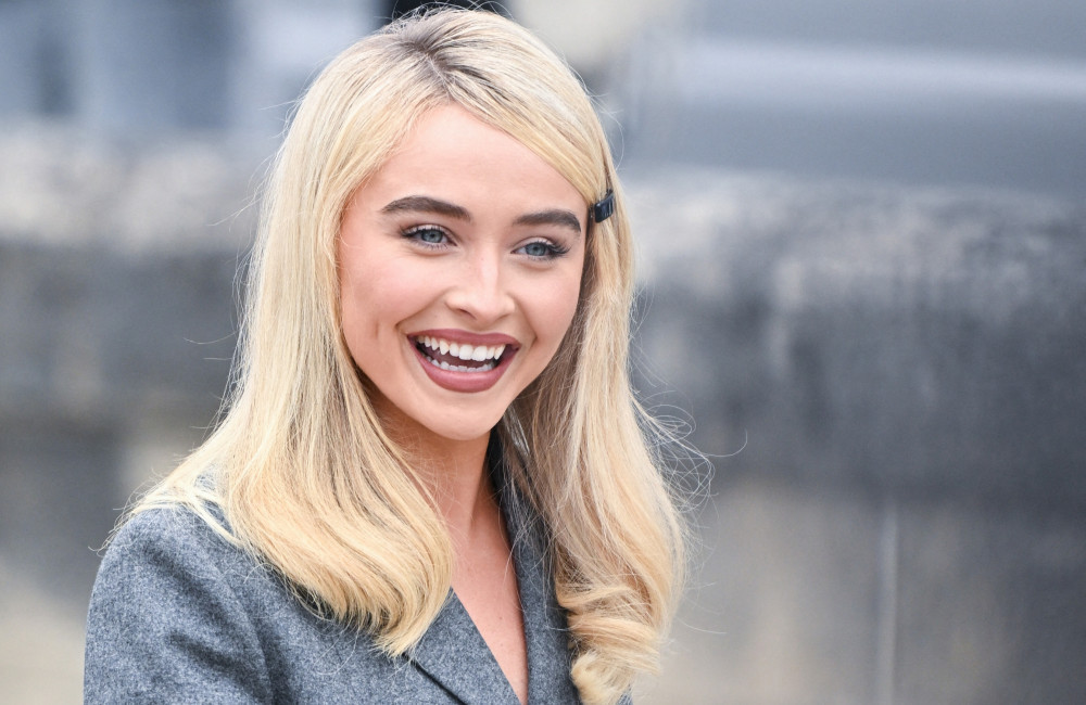 Sabrina Carpenter préfère vivre sans télévision : "J'écoute juste de la musique"