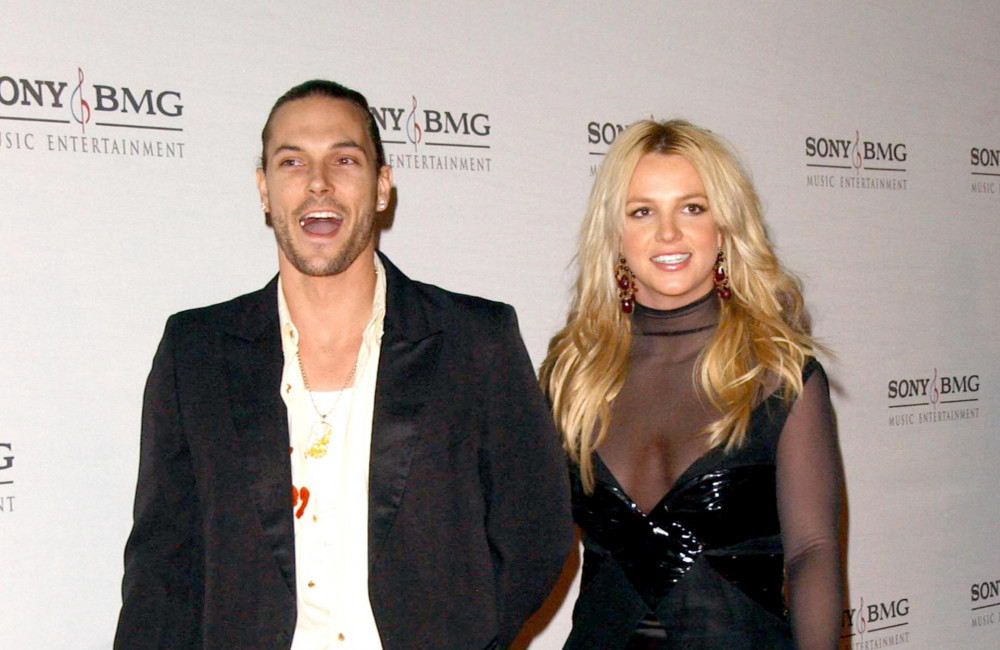 Kevin Federline accuse Britney Spears de l'avoir trompé avec une danseuse : "Elles s'embrassaient à pleine bouche…"