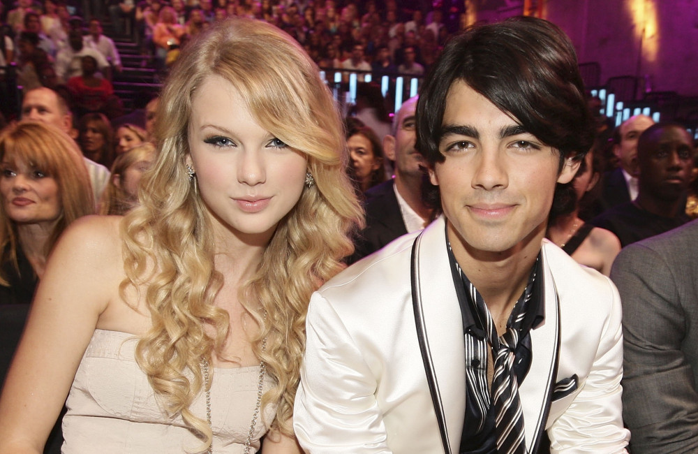 Taylor Swift : son ex Joe Jonas donne son avis sur son nouvel album