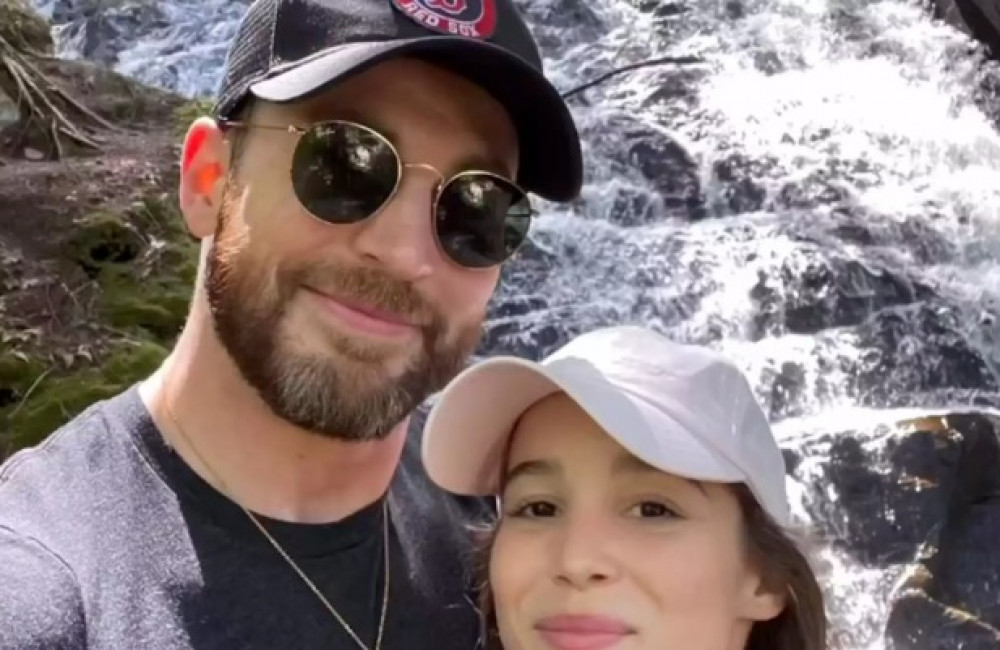Chris Evans est papa : l’acteur et sa femme Alba Baptista ont accueilli leur premier enfant