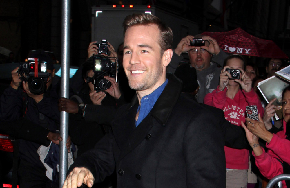 James Van Der Beek a mis des souvenirs de ses films aux enchères pour financer son traitement contre le cancer