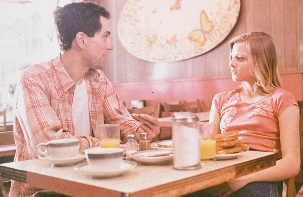 Jodie Foster a trouvé Robert De Niro “ennuyeux” sur le tournage de Taxi Driver : “Il n’arrivait pas à me parler…”