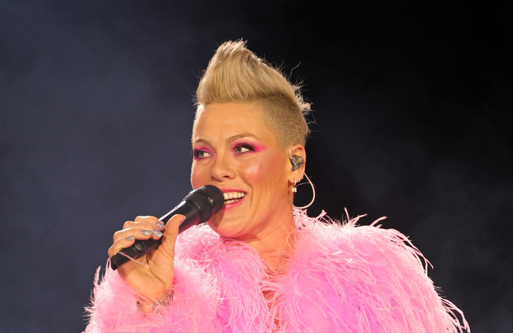 Pink : la chanteuse a subi une opération du cou