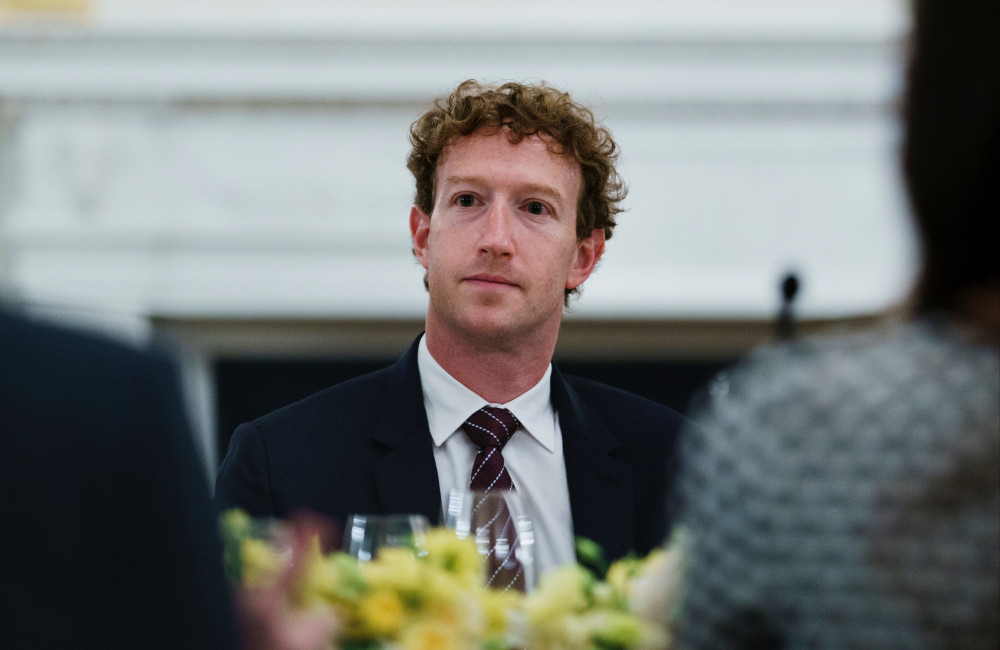 Mark Zuckerberg a créé une version IA de lui-même