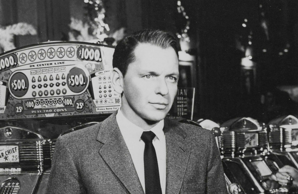 Nancy Sinatra s’emporte conte Donald Trump pour avoir rendu hommage à son père