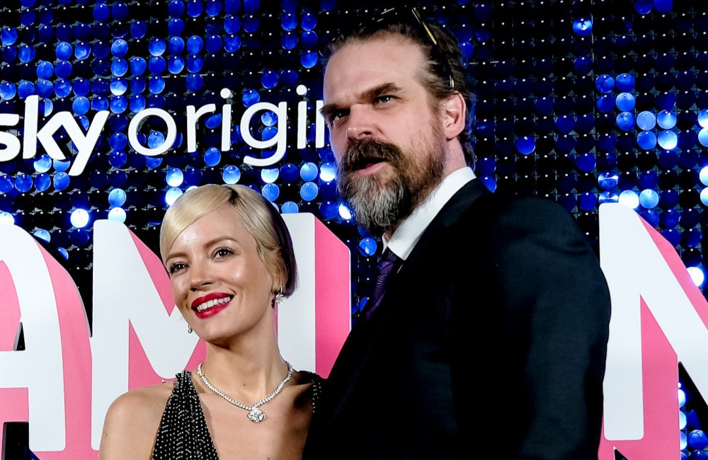 David Harbour s'exprime sur l'album de Lily Allen : “Ce n’était pas mon expérience…”