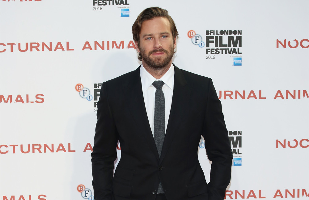 Armie Hammer explique pourquoi il n'a pas hérité de la fortune familiale