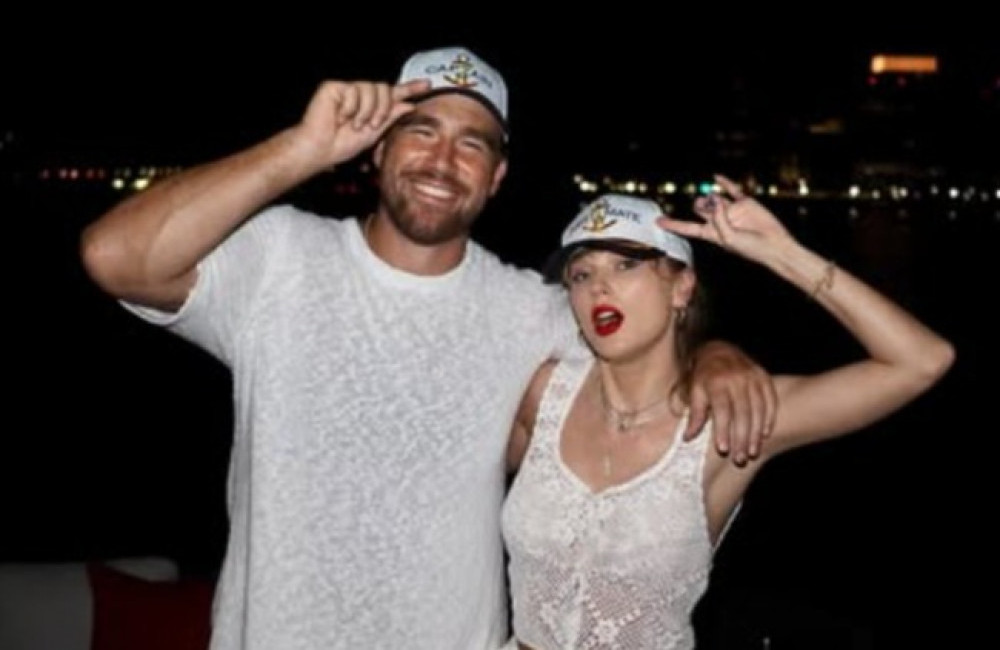 Une invitée présente au mariage de Taylor Swift et Travis Kelce a démenti des rumeurs persistantes sur la cérémonie