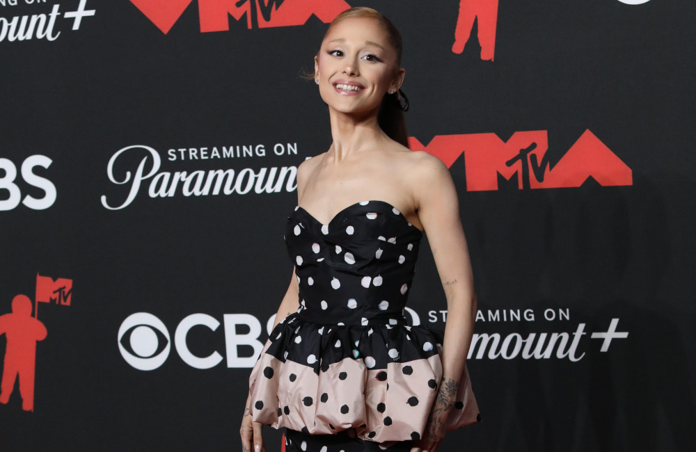 Ariana Grande aurait décidé de faire une pause à cause de surmenage