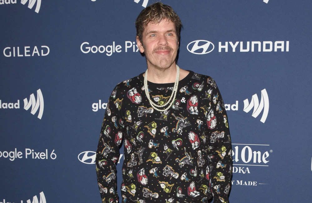 Perez Hilton : la mère du blogueur a demandé la garde temporaire de ses enfants