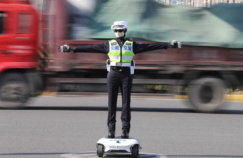 Des robots policiers ont été affectés à la régulation du trafic en Chine