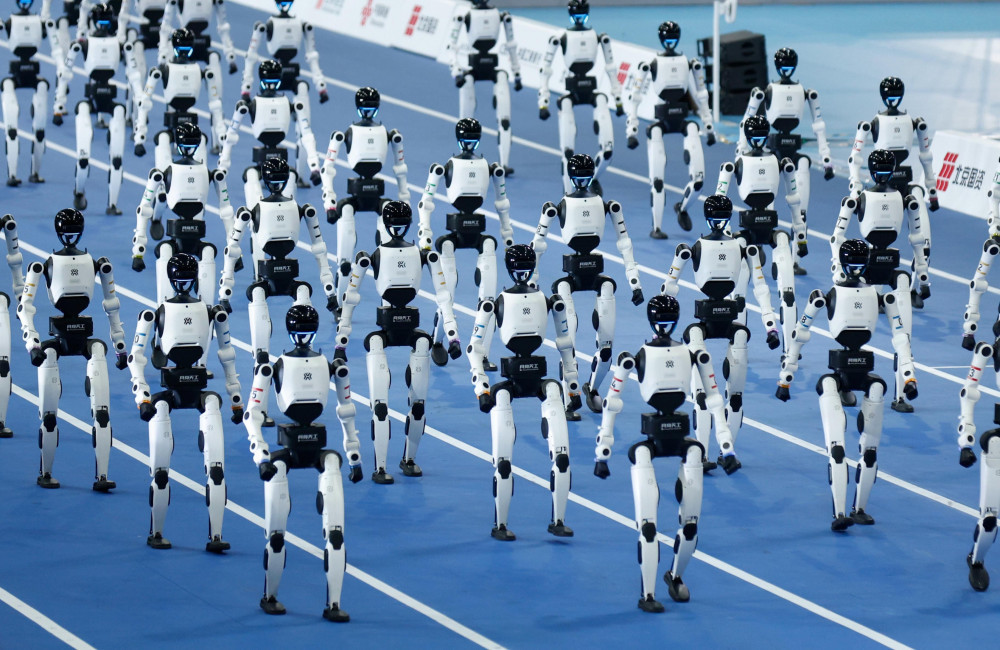 Des robots battent des records humains lors des Jeux mondiaux des robots humanoïdes à Pékin