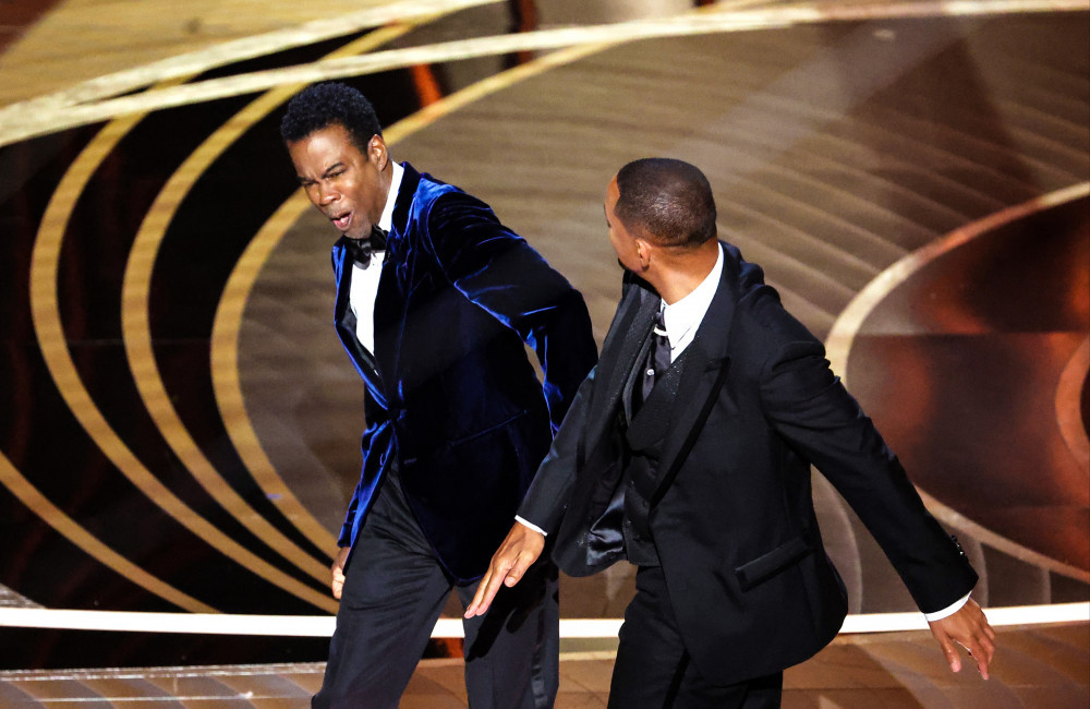Chris Rock revient sur la gifle de Will Smith aux Oscars : 'C'est un monde de fous…'