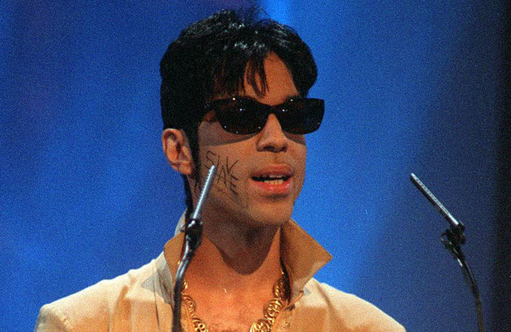Chris Rock révèle que Prince cachait ses fêtes à sa femme