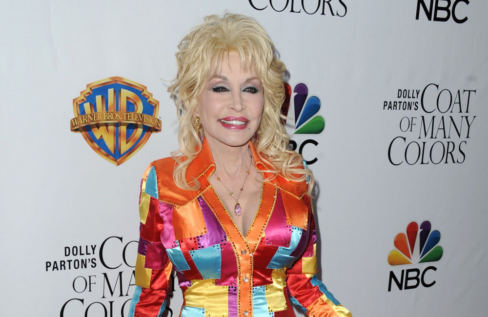 Dolly Parton : la guerre entre le neveu de la star et sa succession s'intensifie