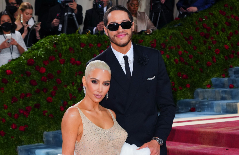 Pete Davidson revient sur sa relation ‘trop intense’ avec Kim Kardashian : ‘C’était un peu trop pour moi…”